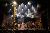The cast of Beautiful - The Carole King Musical - Ellie Kurttz